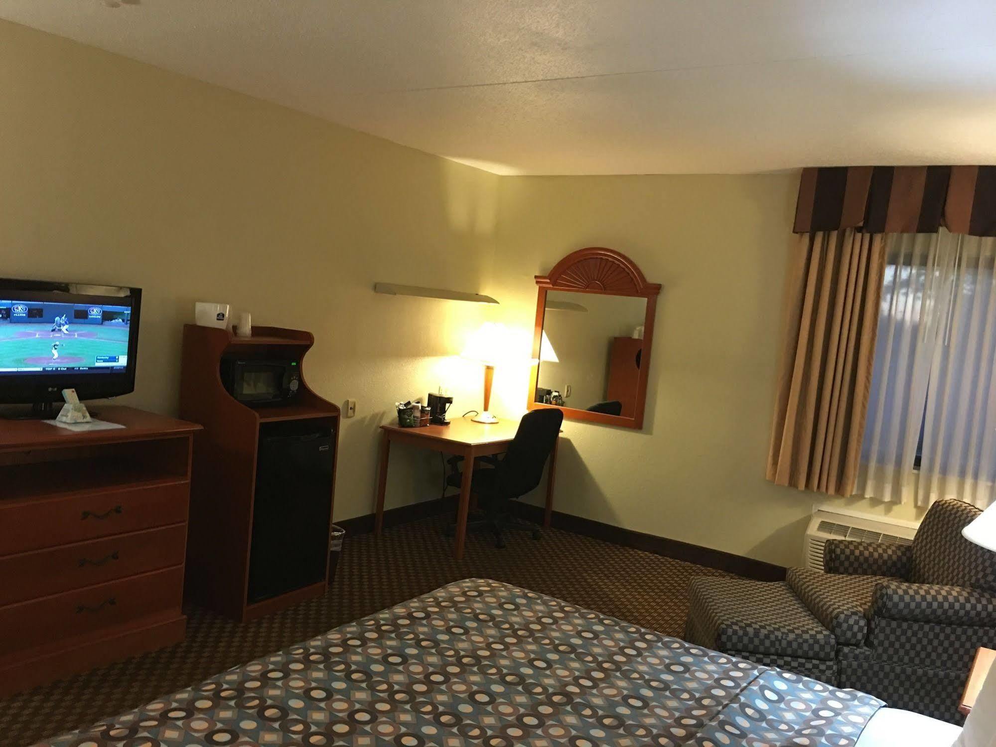 Country Inn & Suites By Radisson, Indianapolis East, In Bagian luar foto